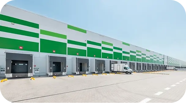 Widok z zewnątrz na nowoczesny budynek centrum logistycznego Żabka.